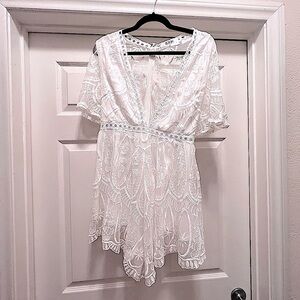 NEW Bridal Short Sleeve V Neck Lace Romper White Size Medium